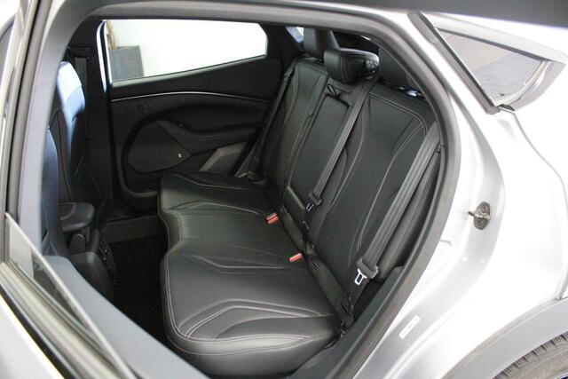 Ford MUSTANG Mach-E Extended RWD 98 kWh | CAMERA | PANO | KEYLESS | NAVIGATIE | STOEL+STUURVERW | LED | AB/-VERW |