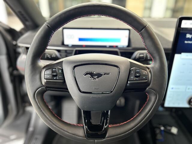 Ford MUSTANG Mach-E Extended First Edition AWD 98 kWh 351 pk | Dealer onderhouden | Pano | Adapt. Cruise | Dodehoek Detectie | B&O | 19" LMV | Winterpack |