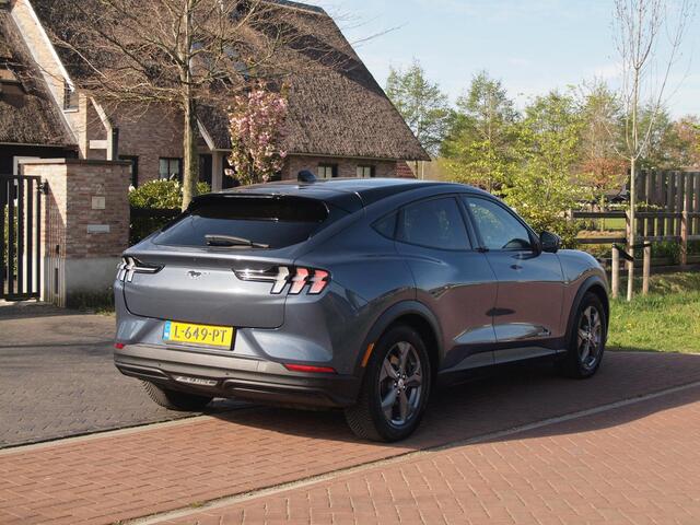 Ford MUSTANG Mach-E Extended RWD 98 kWh | SOH 94% | Panoramadak | 360 Camera | Bang & Olufsen | Apple Carplay | Cruise Control |