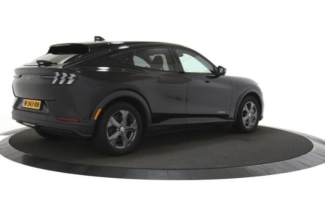 Ford MUSTANG Mach-E RWD 75 kWh Panoramadak / 360 camera / SOH 92,5% / Adpt Cruise / Leer