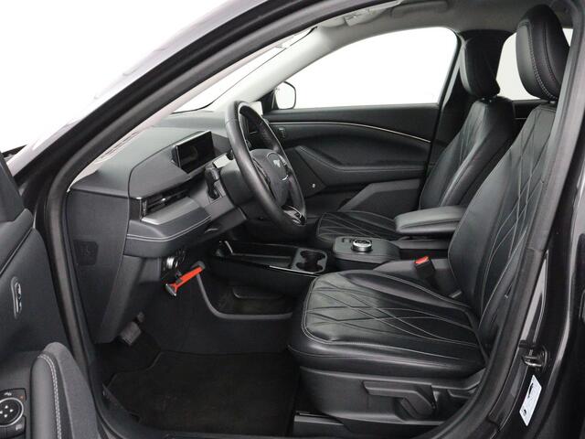 Ford MUSTANG Mach-E RWD 75 kWh | SOH 92,7% | Leder | Stoelverwarming | 360 Camera | Adaptive cruise | Carplay | B&O Sound | Navigatie | Park Assist | Keyless | Full LED | Side Assist | Climate control