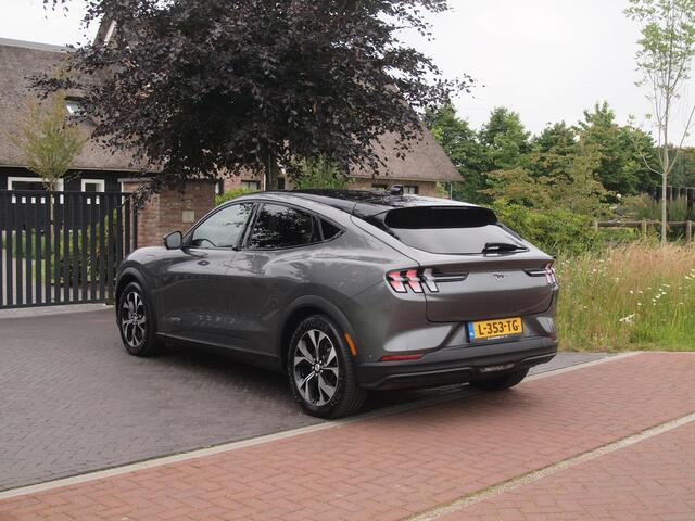 Ford MUSTANG Mach-E Extended RWD 98 kWh | 360 Camera | Bang & Olufsen | Stoel Memory | Apple Carplay | Cruise Control |