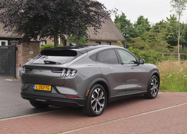 Ford MUSTANG Mach-E Extended RWD 98 kWh | 360 Camera | Bang & Olufsen | Stoel Memory | Apple Carplay | Cruise Control |