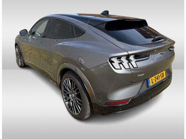 Ford MUSTANG Mach-E Extended First Edition AWD 98 kWh / Panoramadak / Camera / Leder / 19'' / B&O / Keyless / DAB / Dodehoek / ACC / Navigatie / Sfeerverlichting / Stoelverwarming