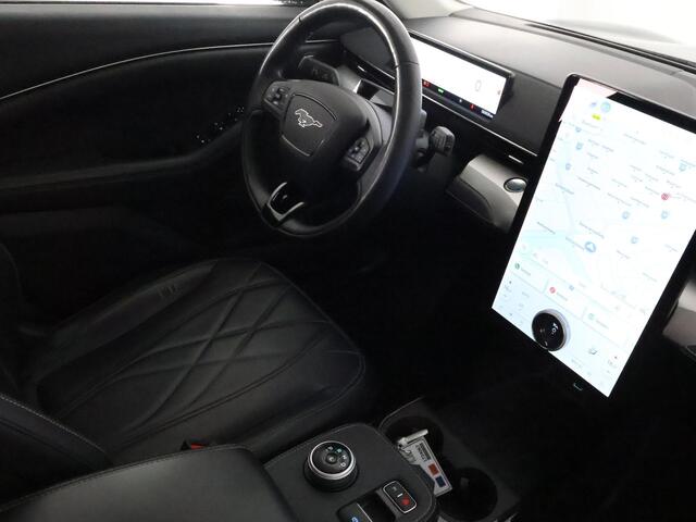 Ford MUSTANG Mach-E Extended RWD 98 kWh SOH 94% | Navigatie | Trekhaak | Stuur-& Stoelverwarming | Leder | Camera |