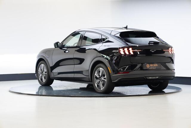 Ford MUSTANG Mach-E RWD 72 kWh