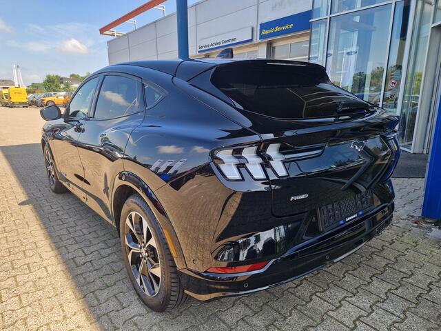Ford MUSTANG Mach-E Extended AWD 98 kWh | maar 17435 KM! | Panoramadak | B&O | Lederen bekleding | 20 inch LMV incl rode remklauwen | Electrische achterklep | Elect.stoelverstelling + memo