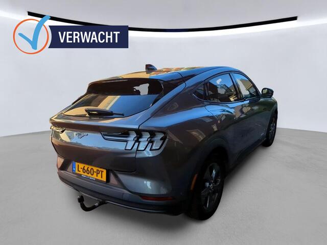 Ford MUSTANG Mach-E RWD 75 kWh | Geen import | Trekhaak | Panoramadak