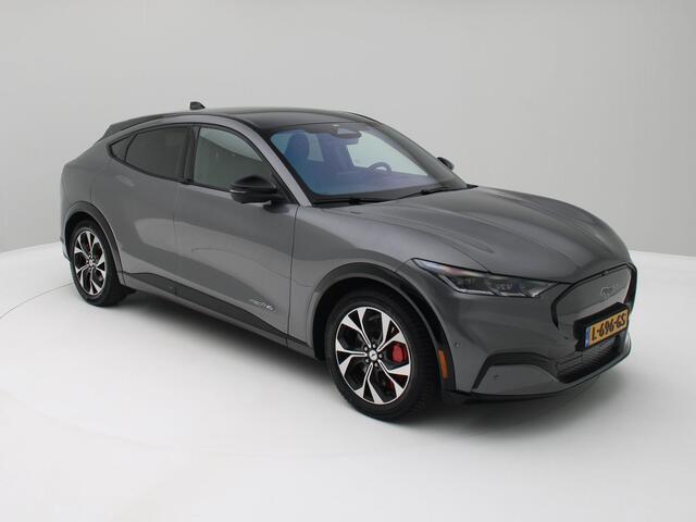 Ford MUSTANG Mach-E AWD 75 kWh Panorama /Leder/ 360 Camera SOH 93,5 %