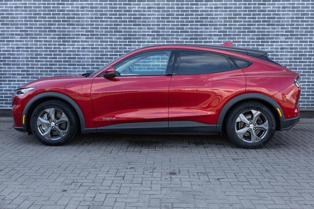 Ford MUSTANG Mach-E RWD 75 kWh | Trekhaak | Keyless Entry | Elektrische Achterklep | Bang Olufsen Audio | 360 Graden Camera | Parkeersensoren | Stoelverwarming | Cruise Control Adaptief | Navigatie | Apple Carplay | Android Auto