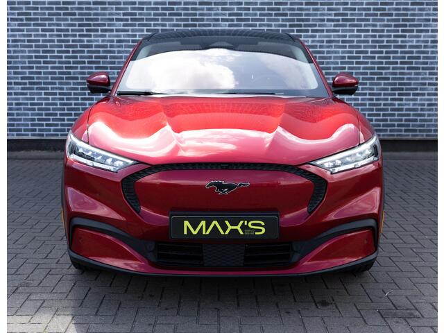 Ford MUSTANG Mach-E RWD 75 kWh | Trekhaak | Panoramadak | Keyless Entry | Elektrische Achterklep | Elektrisch Verstelbare Voorstoelen | Bang Olufsen Audio | 360 Graden Camera | Parkeersensoren | Stoelverwarming | Cruise Control Adaptief | Dodehoekdetectie | Navigatie 