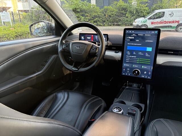 Ford MUSTANG Mach-E RWD 75 kWh SOH 94% GARTANTIE 2031* APPLE CARPLAY / ANDROID AUTO . 360° CAMERA .