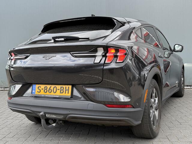 Ford MUSTANG Mach-E BWJ 2022 Extended 294 PK RWD 98 kWh! TREKHAAK | FULL LED | STOEL + STUUR VERW. | LEDER | ELEKTR. STOELEN | ADAPTIVE CRUISE | CAMERA | DAB + | CARPLAY + ANDROID | NAVI | CLIMA | LMV | PDC
