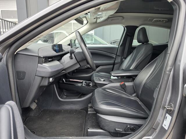 Ford MUSTANG Mach-E RWD 75 kWh | 92% SoH | B&O | Panoramadak | 360° camera | Stoel- en stuurverwarming | Elektrisch bedienbare achterklep