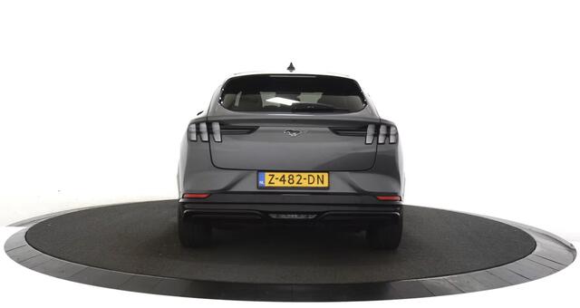 Ford MUSTANG Mach-E Extended Premium RWD 98 kWh Cruise control adaptief / Panoramadak / Navigatie