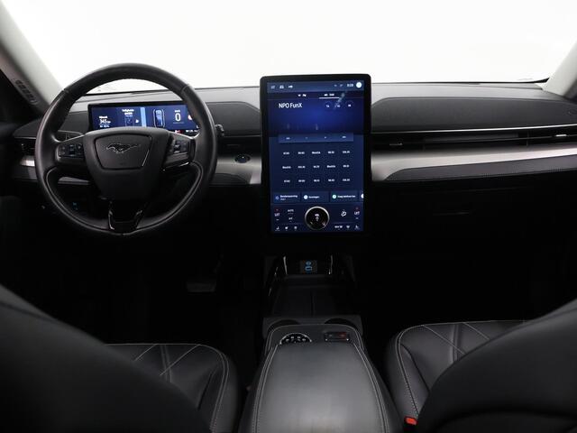 Ford MUSTANG Mach-E RWD 75 kWh | Winterpakket | Navigatie | Parkeercamera | Climate Control | Leder |