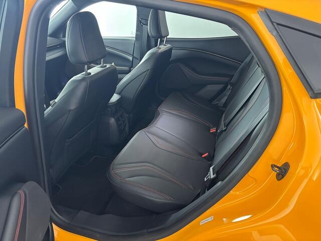 Ford MUSTANG Mach-E Extended Premium 98kWh | Cyber Orange | El. stoelen | LEDER | SOH 97,1%