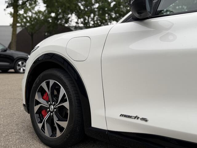 Ford MUSTANG Mach-E AWD 75 kWh SOH 93% ORIGINEEL NL AUTO MET NAP | B&O PREMIUM AUDIO | LEREN BEKLEDING | 360° CAMERA | ELEKTRISCHE STOELEN MET GEHEUGEN | TECHNOLOGY PACK | WINTERPAKKET | ADAPTIVE CRUISE CONTROL | DODEHOEKDETECTIE | FORD DEALER ONDERHOUDEN | ALL-IN PRIJS INCL. 12 MND BOVAG GARANTIE |