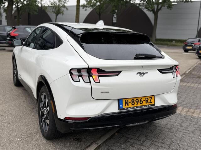 Ford MUSTANG Mach-E AWD 75 kWh SOH 93% ORIGINEEL NL AUTO MET NAP | B&O PREMIUM AUDIO | LEREN BEKLEDING | 360° CAMERA | ELEKTRISCHE STOELEN MET GEHEUGEN | TECHNOLOGY PACK | WINTERPAKKET | ADAPTIVE CRUISE CONTROL | DODEHOEKDETECTIE | FORD DEALER ONDERHOUDEN | ALL-IN PRIJS INCL. 12 MND BOVAG GARANTIE |