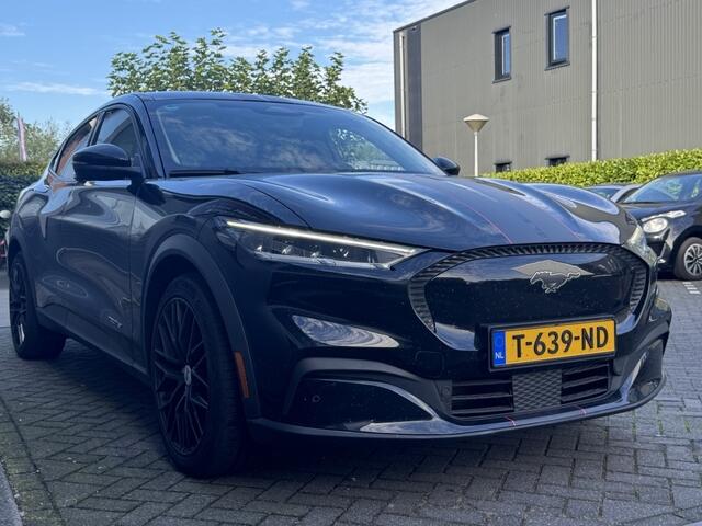 Ford MUSTANG Mach-E Volleer Dikke velgen RWD 75 kWh