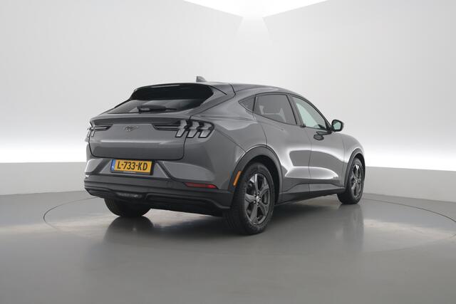 Ford MUSTANG Mach-E RWD 75 kWh | Rijklaar! | Adapt. Cruise | Keyless | Leder | Stoel- stuurverw. | Camera | Dodehoek | Apple CarPlay
