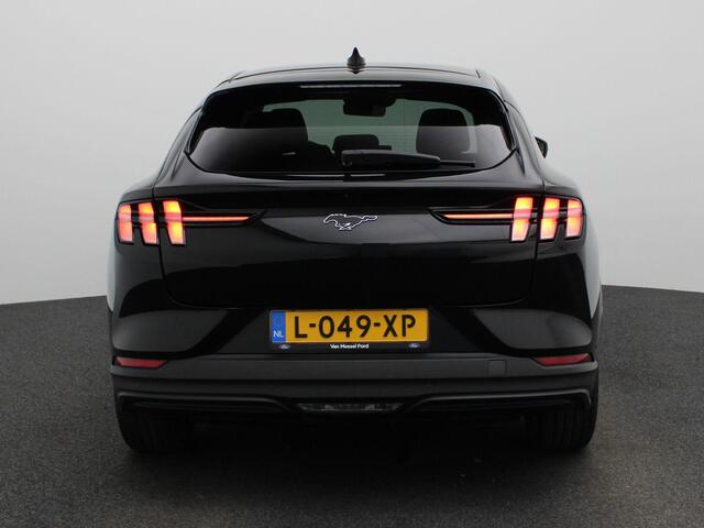 Ford MUSTANG Mach-E RWD 75 kWh | Navigatie | 360 Camera | Pack Winter | Airco | Elektrische klep
