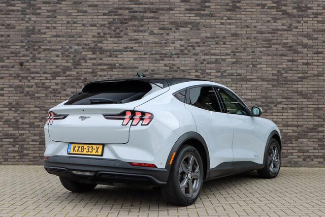 Ford MUSTANG Mach-E RWD 75 kWh | Soh 94% | Panoramadak | Trekhaak | Leer | Rijklaarprijs - incl.garantie