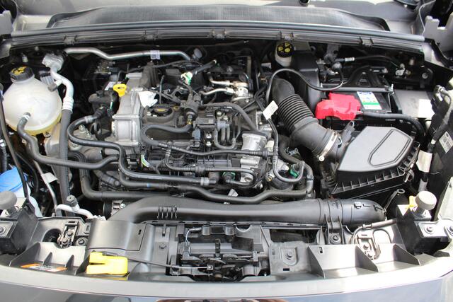 Ford PUMA 1.0-125 pk EcoBoost Mild Hybrid ST-Line X AUTOMAAT ! Gun uzelf het plezier en comfort van een automaat ! Cruise Control, Climate Control, Achteruitrijcamera, Parkeersensoren v+a, metallic lak, LM wielen, Navigatie, Telefoonvoorb., etc.