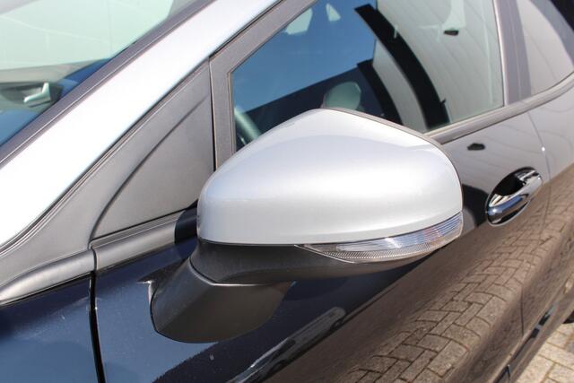 Ford PUMA 1.0-125pk EcoBoost Hybrid ST-Line X Two tone. AUTOMAAT ! Gun uzelf het plezier en comfort van een automaat ! Volautm. airco, navigatie, telefoonvoorb., cruise control, lane assist, B&O soundsystem, LED verlichting, camera, parkeersensoren v+a etc.
