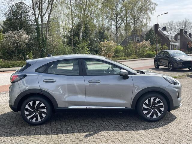 Ford PUMA 1.0 EcoBoost Hybrid Titanium 125pk Voorraad! | Nieuw | Winterpack | Climate control | Achteruitrijcamera | Navigatie