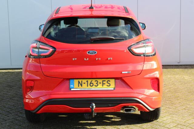 Ford PUMA 1.0-125pk EcoBoost Mild-Hybrid ST-Line. Slechts 17.500km ! Volautm. airco, navigatie, telefoonvoorb., digitaal dashboard, cruise control, LM wielen, parkeersensoren, stoel-, stuur- en voorraamverwarming, trekhaak etc.