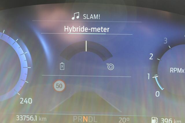Ford PUMA 1.0-125 pk EcoBoost Mild Hybrid ST-Line X AUTOMAAT ! Gun uzelf het plezier en comfort van een automaat ! Ca. ¤. 10.000,- beneden de nieuwprijs ! Cruise Control, Climate Control, Achteruitrijcamera, Parkeersensoren v+a, metallic lak, LM wielen, Navigatie, 