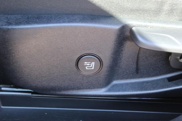 Ford PUMA 1.0 EcoBoost Hybrid Titanium , 125pk Climate control , Naviagtei , Cruise control , Bluetooth Stoel+Stuur en voorruitverwarming , LED Dagrijverlichting