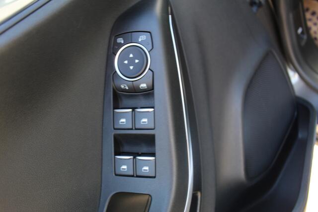 Ford PUMA 1.0 EcoBoost Hybrid Titanium , 125pk Climate control , Naviagtei , Cruise control , Bluetooth Stoel+Stuur en voorruitverwarming , LED Dagrijverlichting