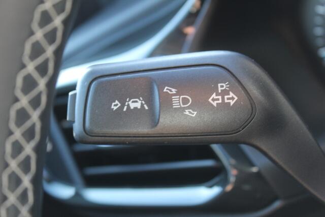 Ford PUMA 1.0 EcoBoost Hybrid Titanium , 125pk Climate control , Naviagtei , Cruise control , Bluetooth Stoel+Stuur en voorruitverwarming , LED Dagrijverlichting