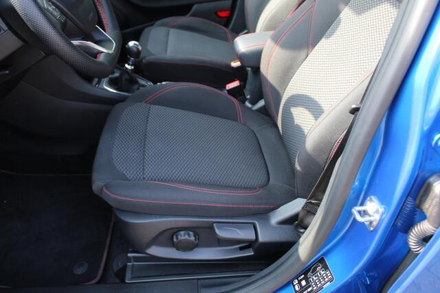 Ford PUMA 1.0-125pk EcoBoost Hybrid ST-Line. April 2024 ! Slechts 10.618km ! Autm. airco, navigatie, telefoonvoorb., camera, pdc v+a, parkeerassistent, LED verl., metallic lak, LM wielen, stoel-, stuur- en voorraamverw., lane- en sideassist, adapt. cruise cntrl etc