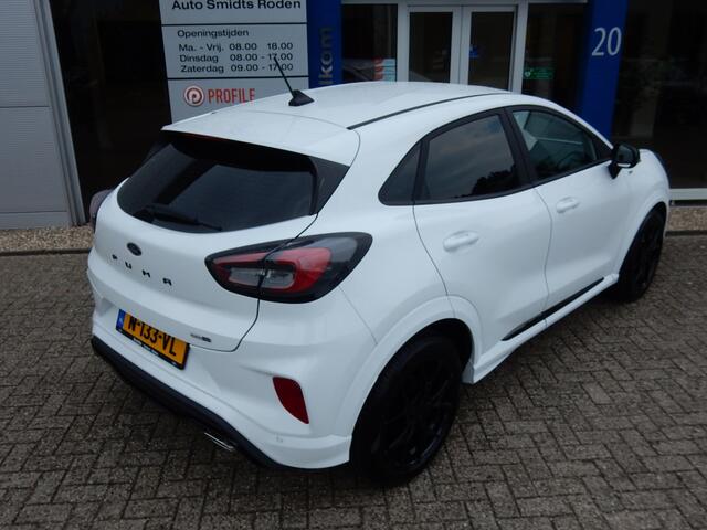 Ford PUMA 125PK EcoBoost Hybrid ST-Line | Navigatie | 18-inch | Black Pack | LED | Privacy glass |