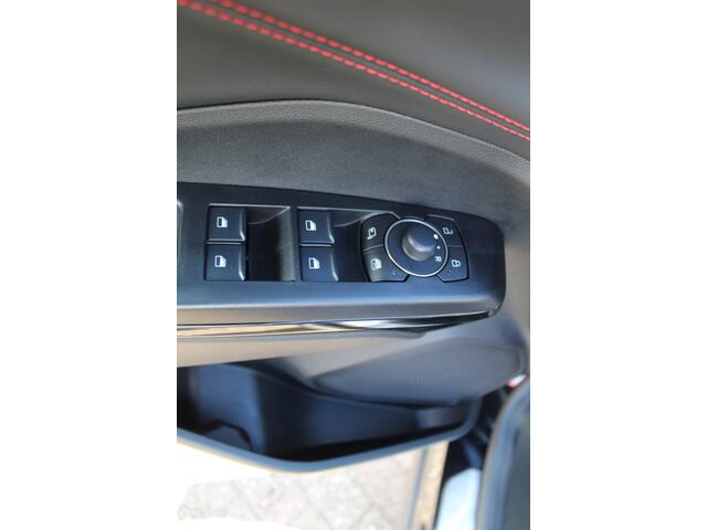 Ford PUMA 1.0 EcoBoost Hybrid ST-Line X , Unieke Auto veel comfort Panoramadak , Camera rondom, Trekhaak , Navigatie Winter pack , Climate control , B en O audio surround
