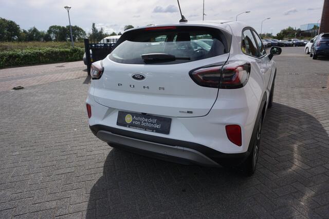 Ford PUMA 1.0 ECOBOOST AUTOMAAT HYBRID TITANIUM OKT 2022 CAMERA NAVI ANDROID-APPLECARPLAY ADAPTIEVE CRUISE CLIMA LED BLUETOOTH PDC V+A 4X PERF ALL SEASON BANDEN ENZ...
