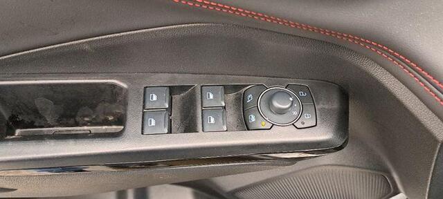 Ford PUMA 1.0 EcoBoost Hybrid ST-Line 125pk | Winterpack | Driver Assistance Pack | Trekhaak afneembaar | Panorama dak | Matrix Led | 19 inch licht metaal | Reserve wiel | Comfort Pack