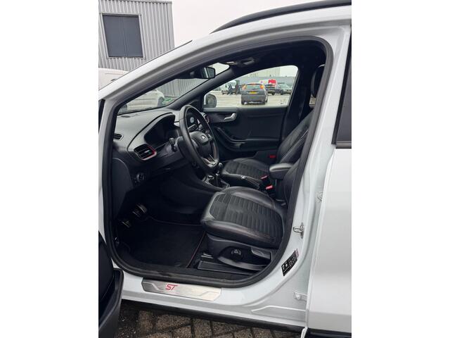 Ford PUMA 1.0 EcoBoost Hybrid ST-Line X