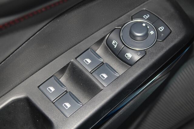 Ford PUMA 1.0-125pk EcoBoost Mild-Hybrid ST-Line. Mooie luxe hoogzitter ! Slechts 9.500km ! Autm. airco, adapt. cruise control, stoel-, stuur- en voorraamverw., navigatie, telefoonvoorb., LM wielen, elektr. achterklep, LED verl., camera 360gr, pdc v+a etc.