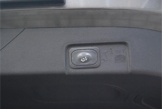 Ford PUMA 1.0 EcoBoost Hybrid 155PK ST-Line X | PANORAMADAK | TREKHAAK | BLISS | STOEL-STUUR VERWARMING