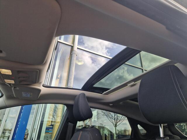 Ford PUMA 1.0 EcoBoost Hybrid Titanium X First Edition | El. Panoramadak | Winterpack | Driver Ass.Pack | Afn. Trekhaak | Massagestoelen