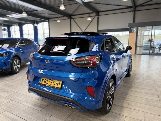 Ford PUMA EcoBoost Hybrid 155 pk ST-Line | Pano | Winter Pack | Camera | LED | 19" | Adapt. cruise | 100% dealer onderh.