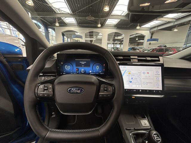 Ford PUMA EcoBoost Hybrid 125 pk Titanium | Pano | Elek achterklep | Winterpack | Adapt. Cruise | Dodehoek detectie | 360 Camera | Fabr. Gar. t/m 02-2029