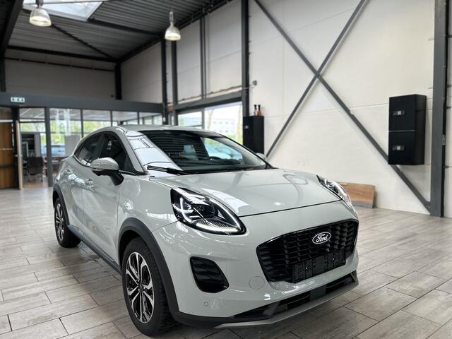 Ford PUMA EcoBoost Hybrid 125pk Titanium | Winterpack | Adapt. Cruise | Dodehoek detectie | 360 Camera | All-season banden | Fabr. Gar. t/m 04-2029 |