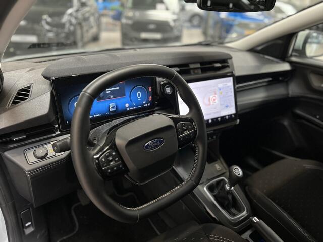 Ford PUMA EcoBoost Hybrid 125pk Titanium | Winterpack | Adapt. Cruise | Dodehoek detectie | 360 Camera | All-season banden | Fabr. Gar. t/m 04-2029 |