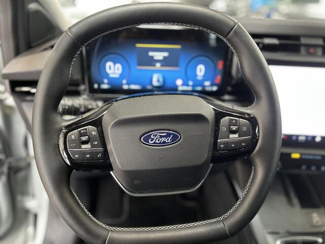 Ford PUMA EcoBoost Hybrid 125pk Titanium | Winterpack | Adapt. Cruise | Dodehoek detectie | 360 Camera | All-season banden | Fabr. Gar. t/m 04-2029 |