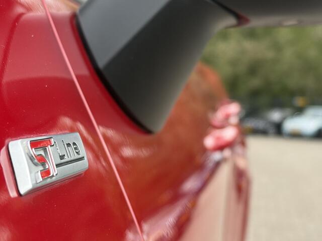 Ford PUMA 1.0 EcoBoost Hybrid ST-Line / 125 Pk / Automaat / Dealer-Onderhouden / Digitaal Dashboard / LED / DAB / Navi / Apple-Carplay&Android-Auto / Stoel+Stuurverwarming / Draadloze telefoonlader / Airco / Cruise-Control / Lane-Assist / ELKTR-Pakket / PDC Achter 